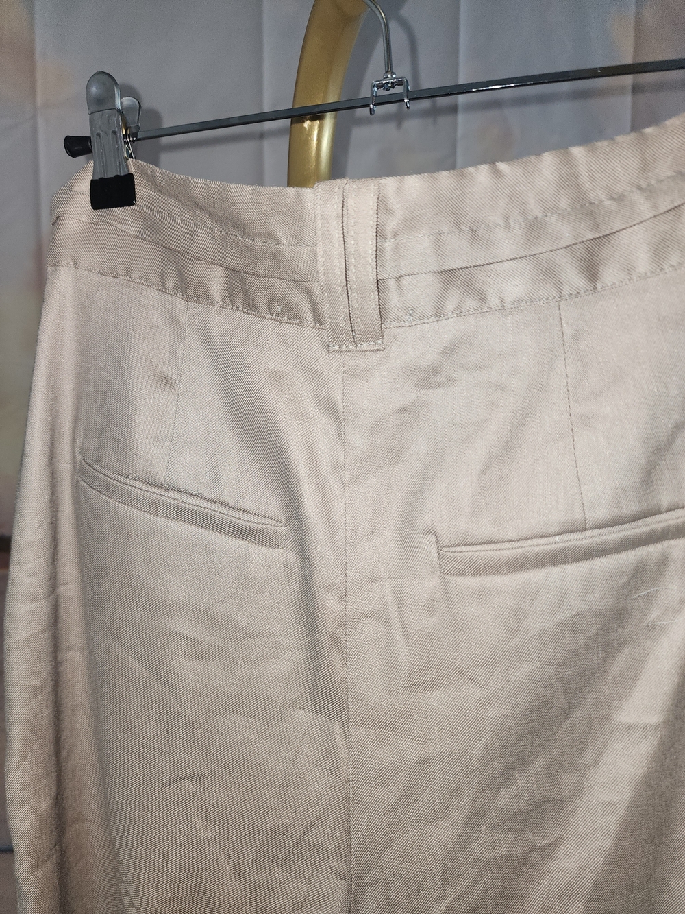 Bailey 44 Wide-Leg Pleated Trousers in Beige Nwot Never Worn - Picture 6 of 7
